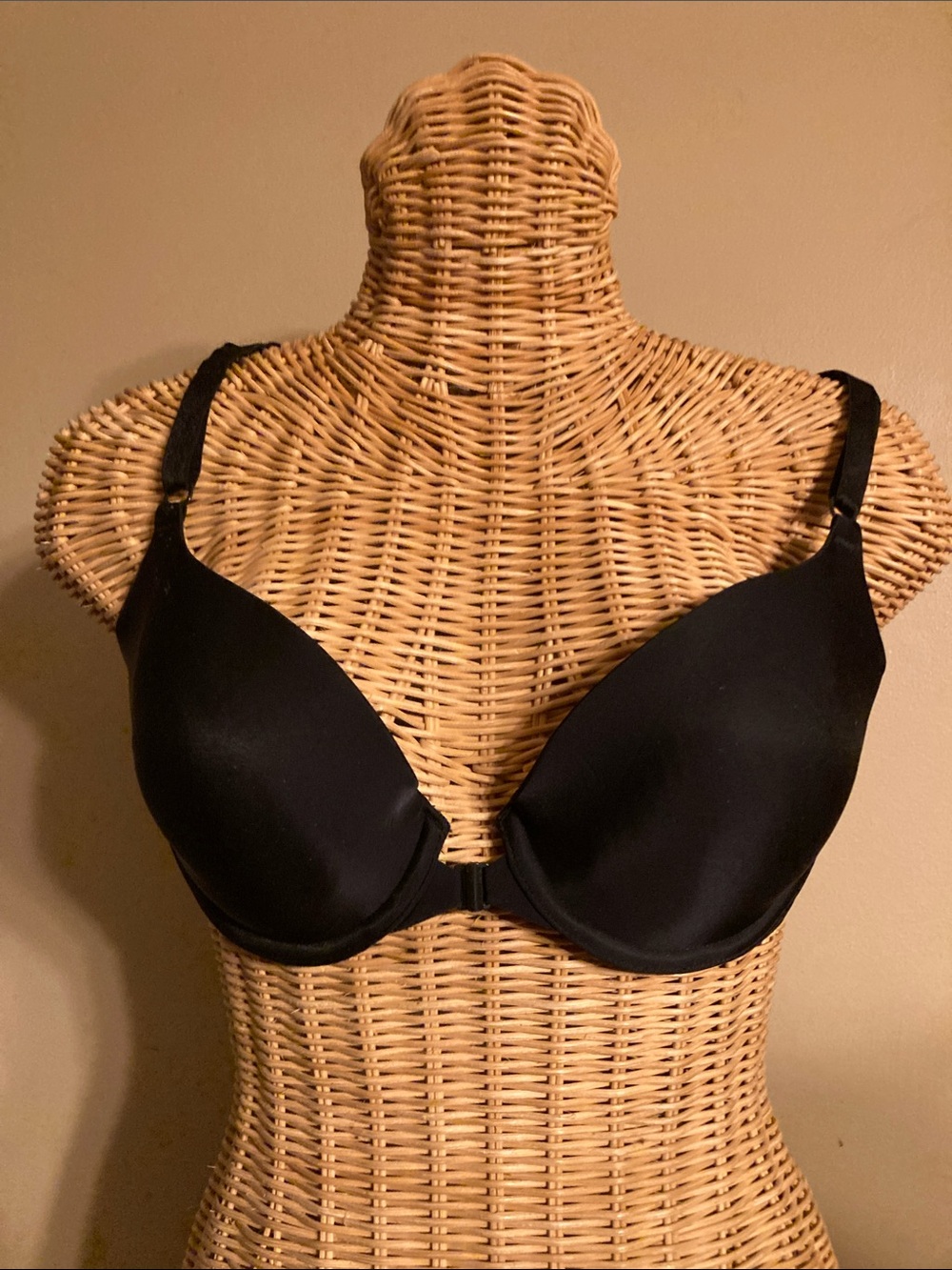 Victoria’s Secret Everyday Black T-Shirt Bra - Classic Support 34D